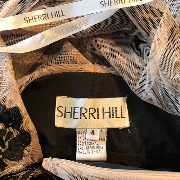 Black & Nude Sleeveless Cocktail dress - Picture 9 of 9